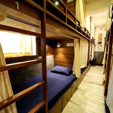Maple Social Hubz-Hostel Βομβάη Εξωτερικό φωτογραφία