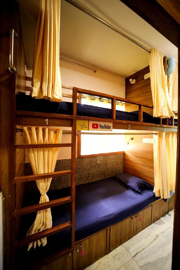 Maple Social Hubz-Hostel Βομβάη Εξωτερικό φωτογραφία
