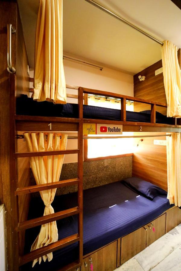 Maple Social Hubz-Hostel Βομβάη Εξωτερικό φωτογραφία