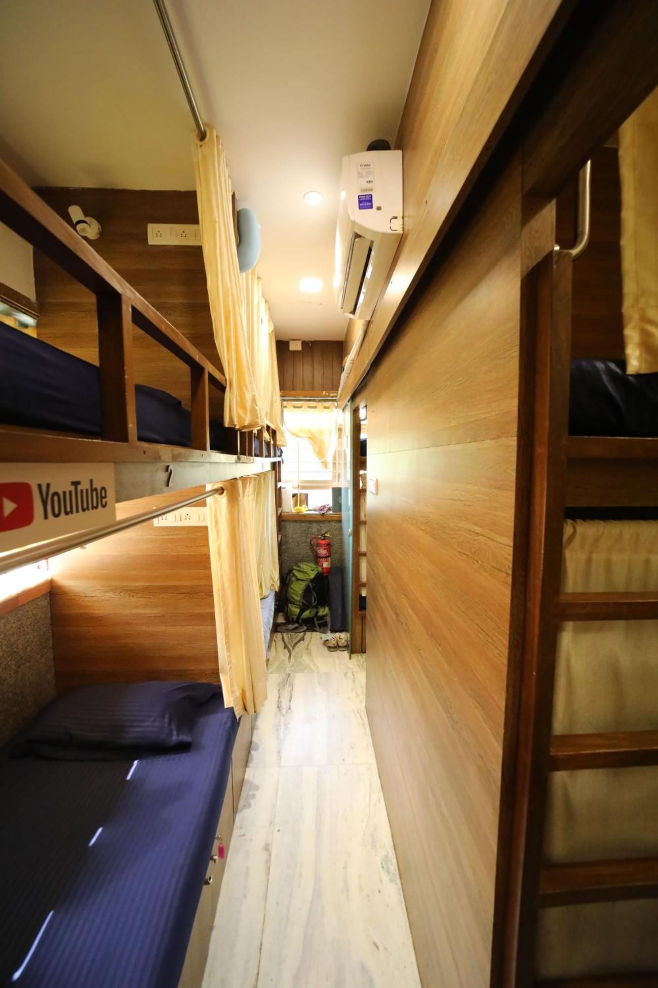 Maple Social Hubz-Hostel Βομβάη Εξωτερικό φωτογραφία